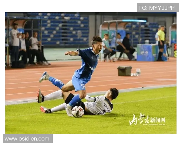 足球球星开车为球迷助阵 扶持梦想的道路上不只是绿茵场